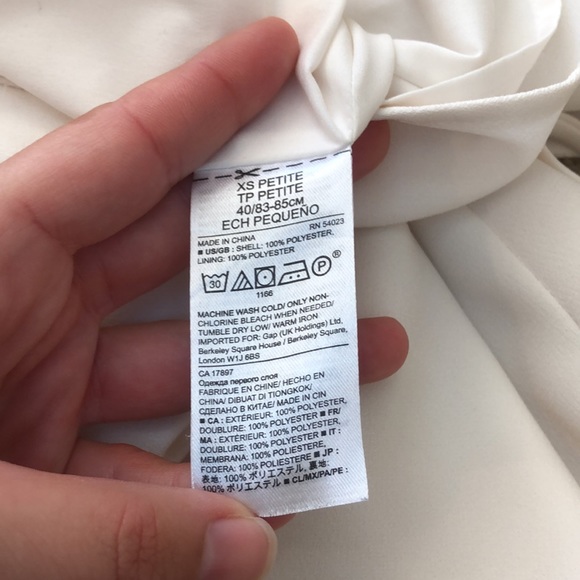 Banana Republic Petite Cream Spaghetti Strap V-Neck Blouse Size XS - Picture 9 of 9